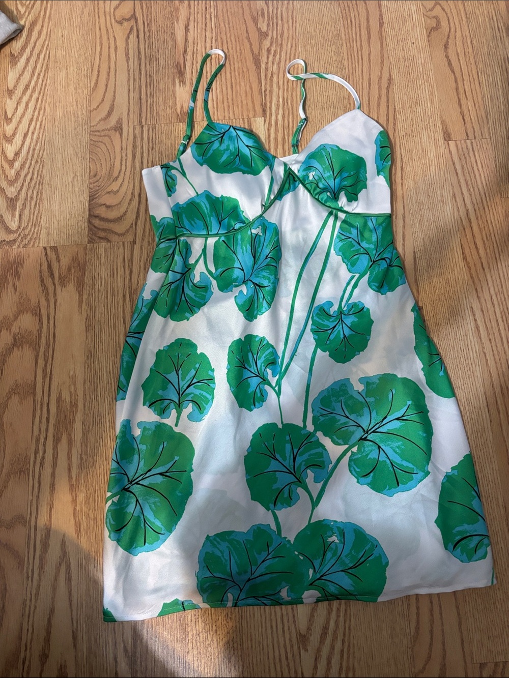 Diane Von Furstenberg White Chemise with Green Leaf Print